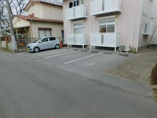 駐車場(駐車スペースもあります)