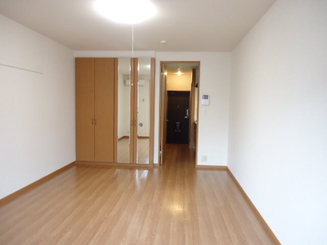 物件内観写真3　(洋室)