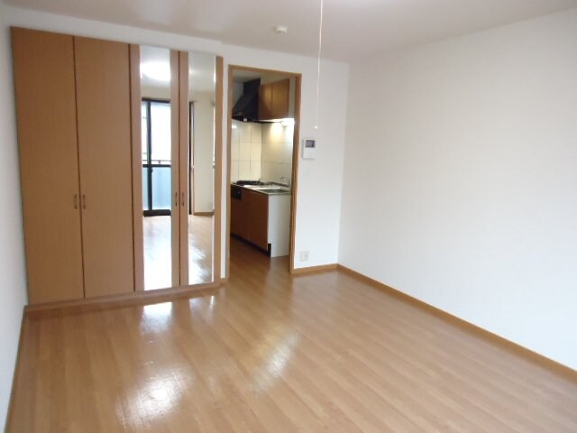 物件内観写真11　(洋室)