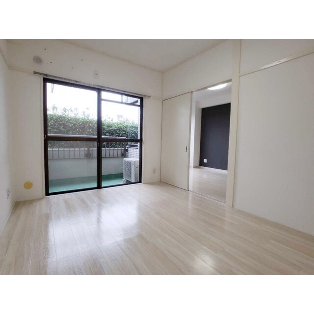 物件内観写真6　(リビングです)