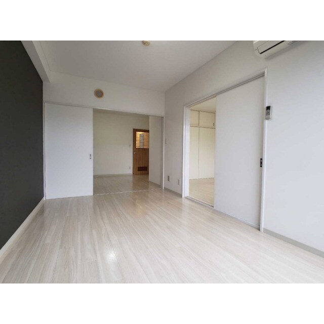 物件内観写真8　(物件の内装です)