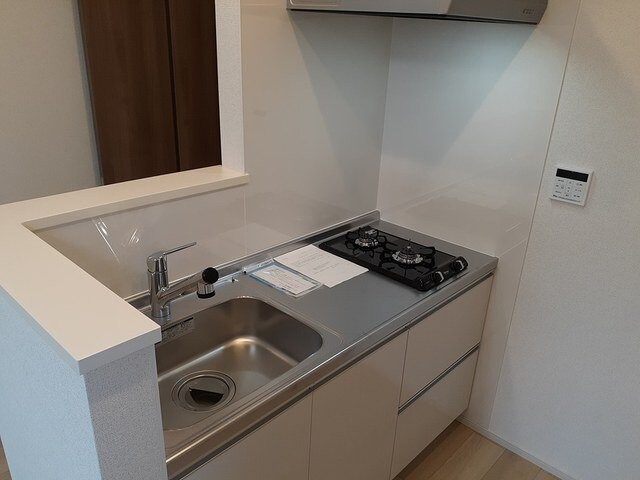 物件内観写真10　(コンパクトなキッチンで掃除もラクラク)