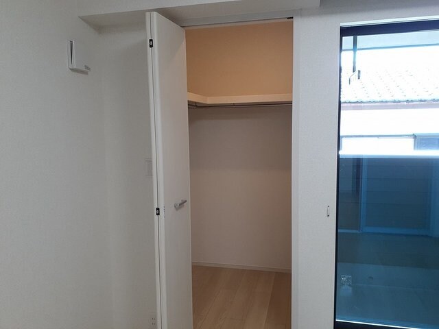 物件内観写真17　(たっぷりとした収納スペースです)