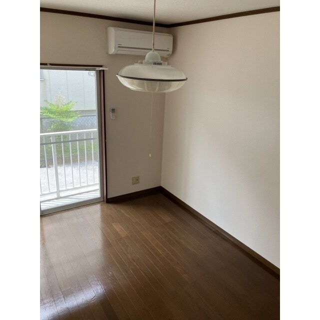 物件内観写真10　(おしゃれな内装です)