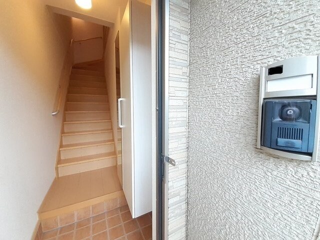 物件内観写真14　(落ち着いた玄関です)