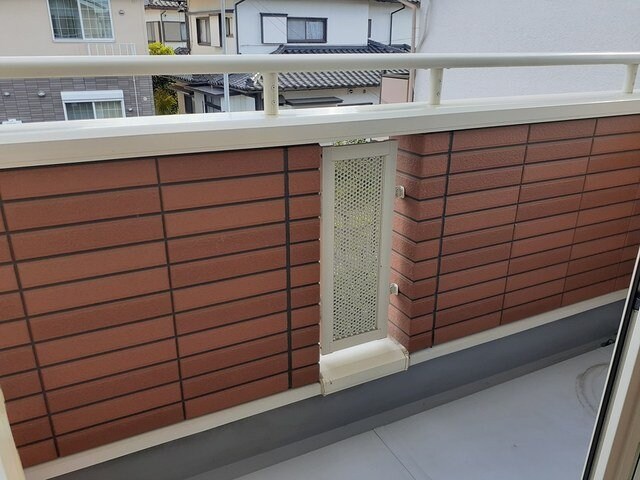 物件内観写真19　(外からの目が気にならないバルコニーで洗濯物が干せます)