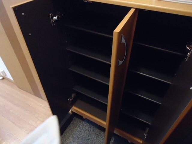 物件内観写真9　(下駄箱)