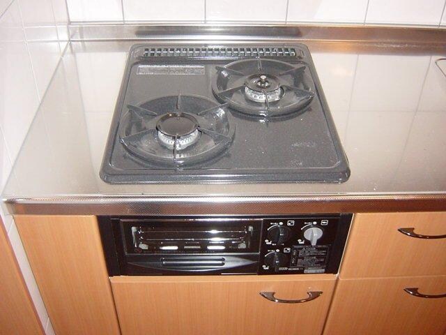 物件内観写真11　(ガス台)