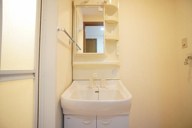 物件内観写真13　(使いやすい洗面所です)