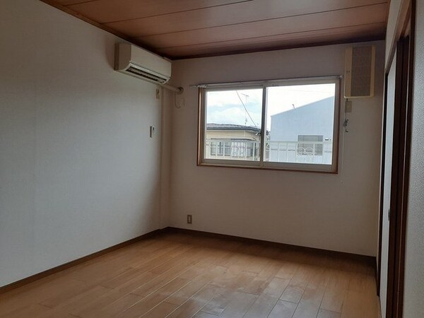 内装他(きれいな内装です)