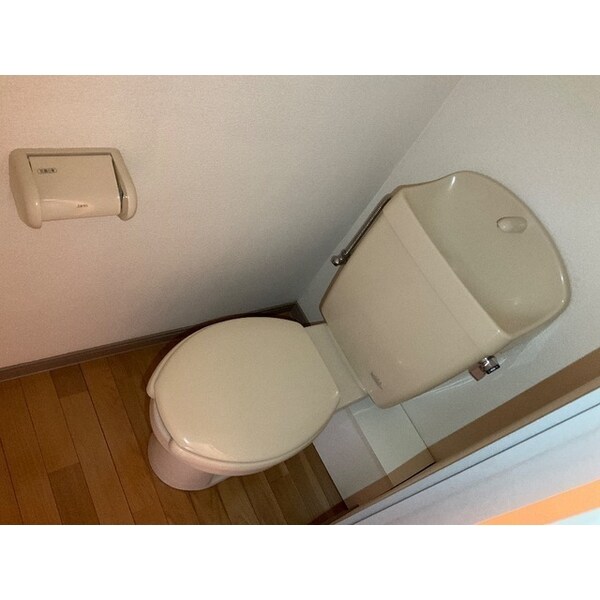 トイレ(シンプルで使いやすいトイレです)