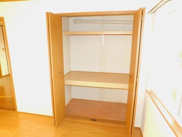 収納(小物を収納するのに便利です)