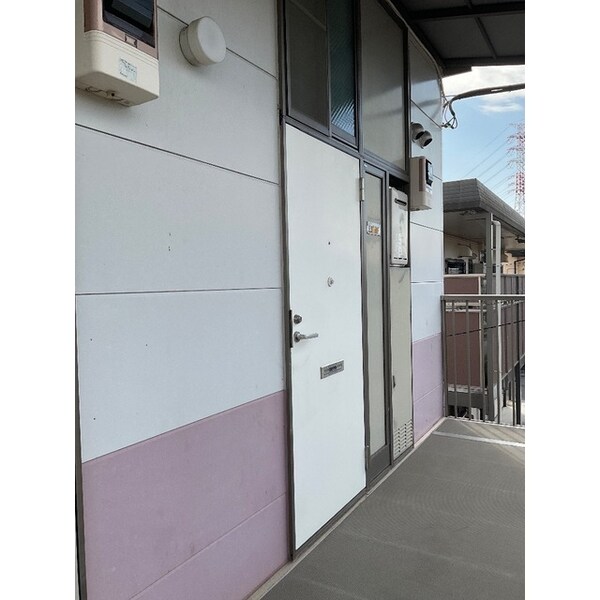 玄関(落ち着いた玄関です)