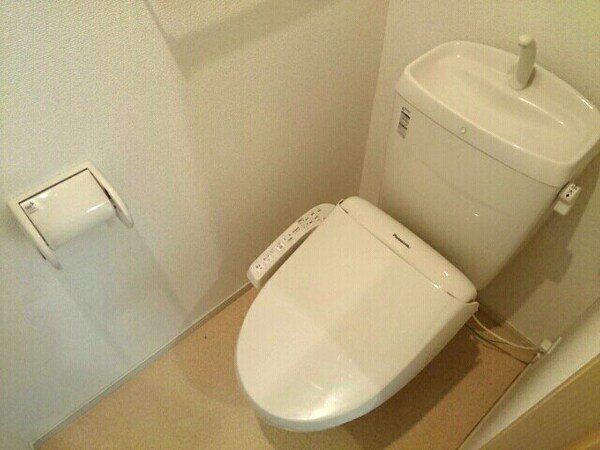 トイレ(ゆったりとした空間のトイレです)