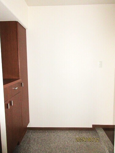 物件内観写真12　(玄関)