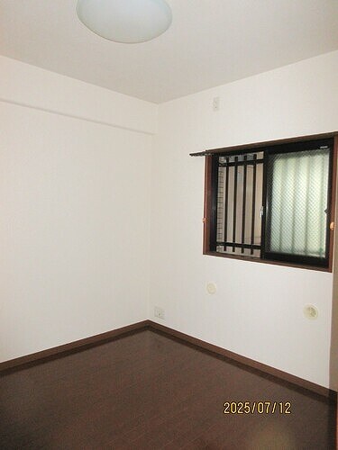 物件内観写真15　(洋室約4.5畳)