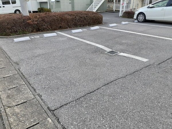 駐車場(駐車スペースもあります)