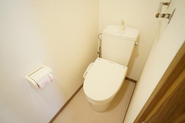 トイレ(清潔感のあるトイレです)