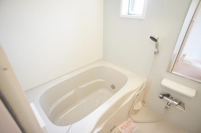 物件内観写真11　(落ち着いた空間のお風呂です)