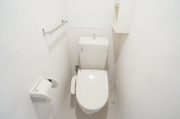 トイレ(シンプルで使いやすいトイレです)