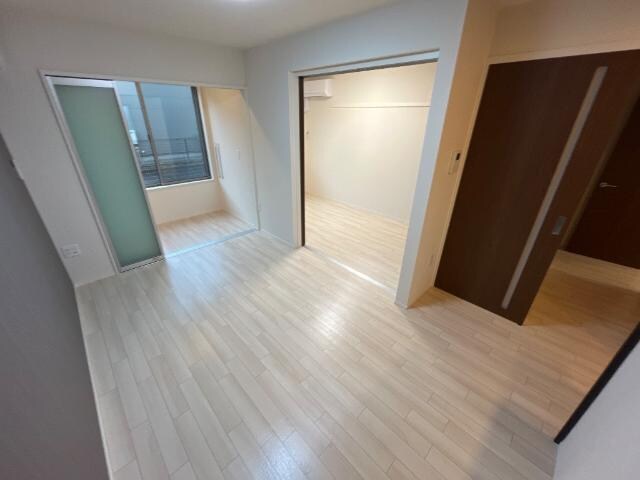 物件内観写真11　(リビング)