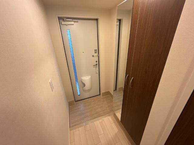 物件内観写真24　(玄関)