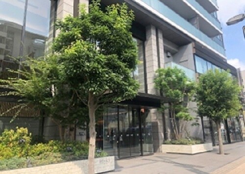 物件外観写真2　(エントランス外観　※2025年9月撮影)