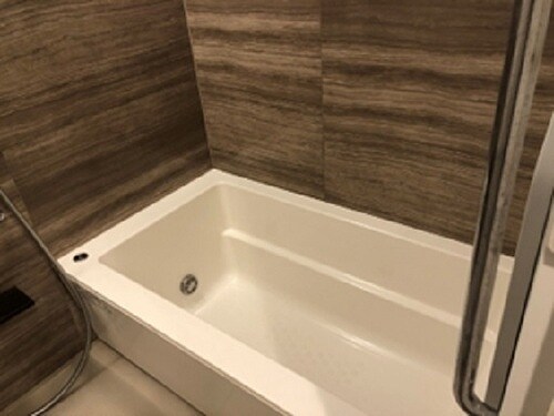 物件内観写真5　(浴室（バスタブ）　※2025年9月撮影)