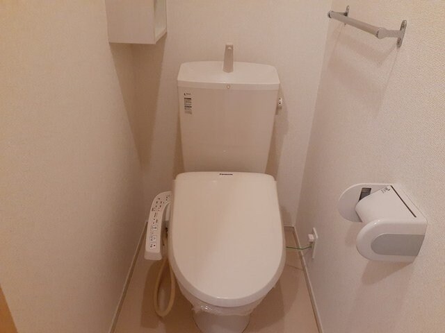 物件内観写真13　(落ち着いたトイレです)