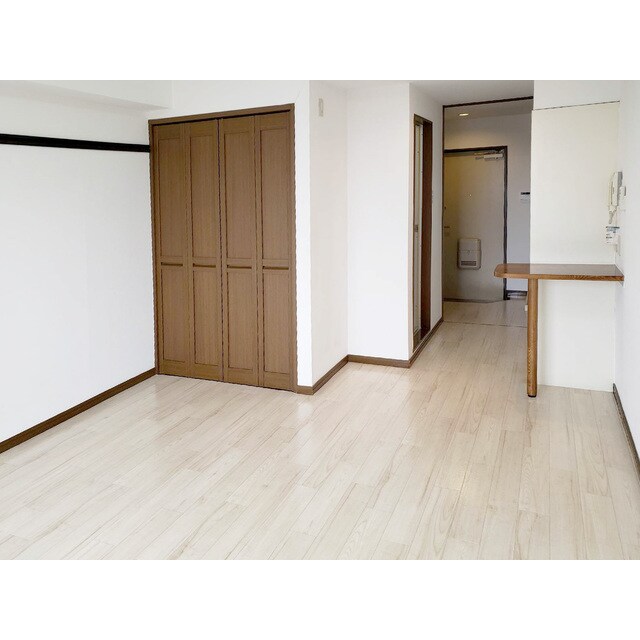 物件内観写真11　(内装は落ち着いています)