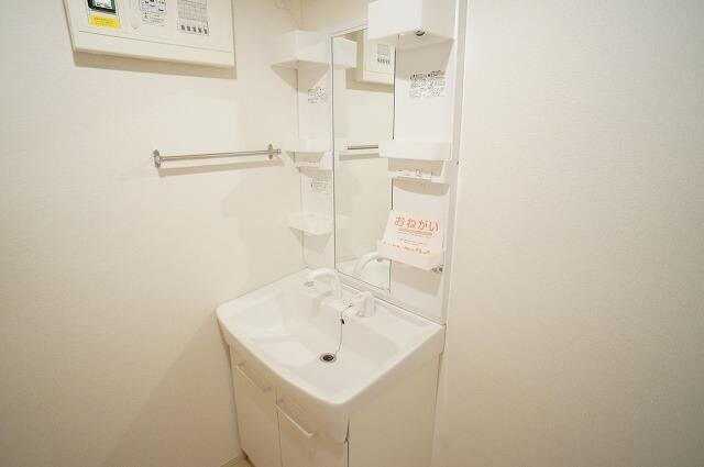 物件内観写真13　(使いやすい洗面所です)