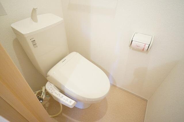 物件内観写真16　(シンプルで使いやすいトイレです)