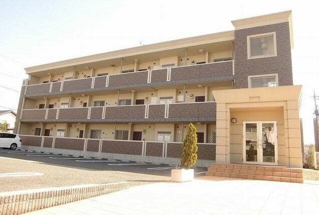 物件外観写真1　(きれいな外観です)