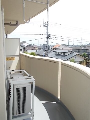 物件内観写真19　(開放的で明るい空間を演出してくれるバルコニーです)