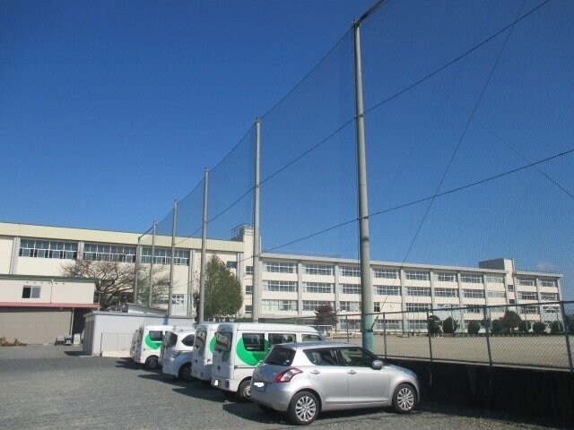 物件外観写真3　(宇都宮市立五代小学校まで280m)
