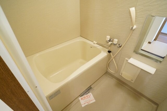 物件内観写真13　(日々の暮らしに欠かせないお風呂です)