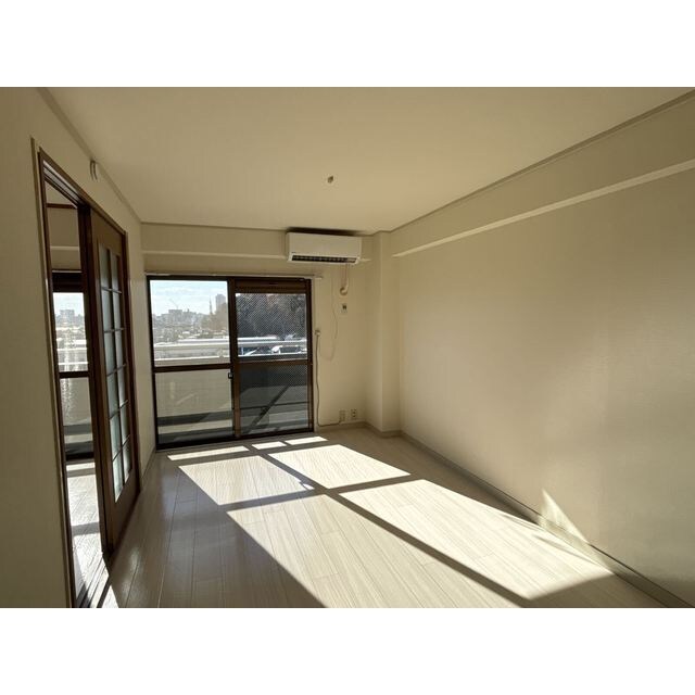 物件内観写真6　(ゆったり過ごせるリビングです)