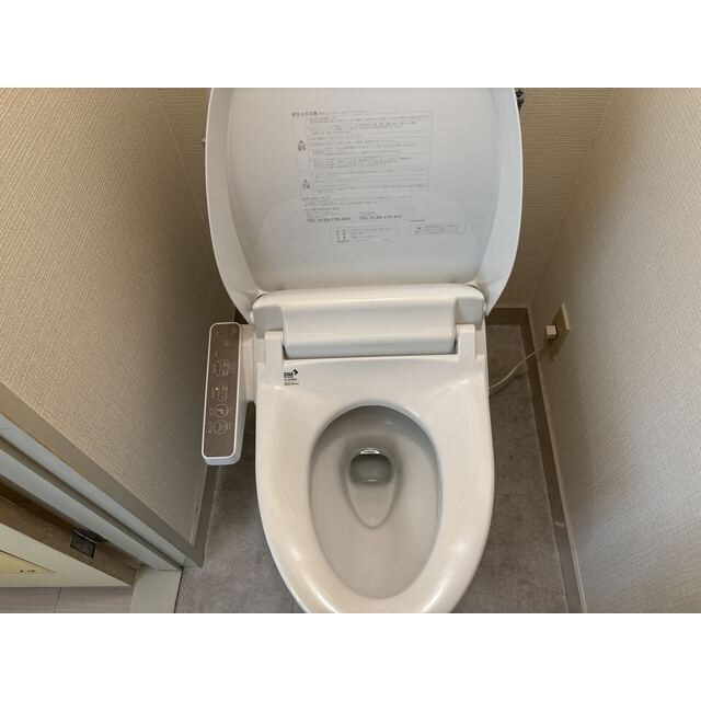 物件内観写真13　(シンプルで使いやすいトイレです)