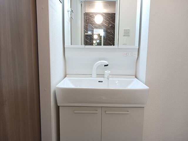 物件内観写真12　(脱衣スペースもあります)