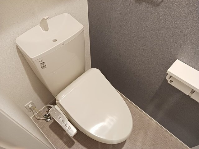 物件内観写真13　(コンパクトで使いやすいトイレです)