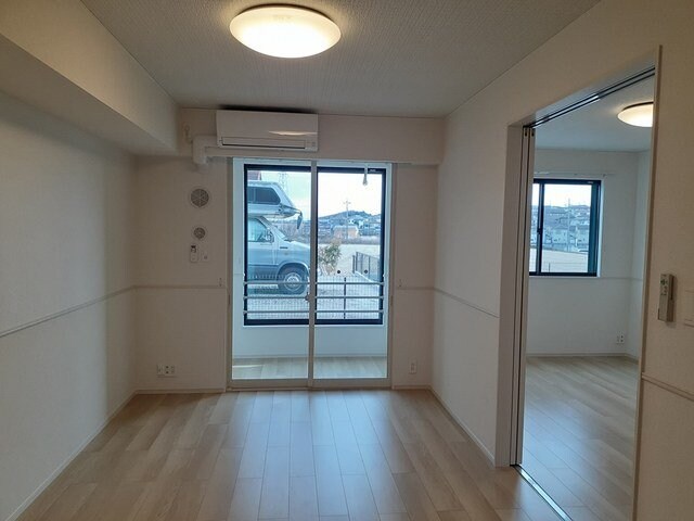 物件内観写真9　(おしゃれなリビングです)