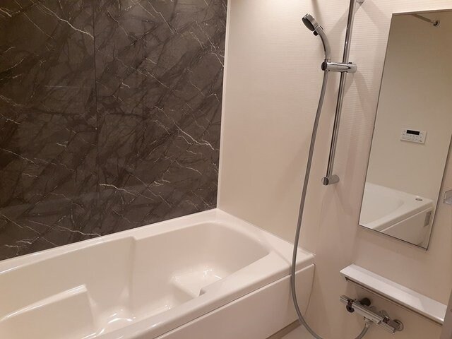 物件内観写真11　(コンパクトで使いやすいお風呂です)