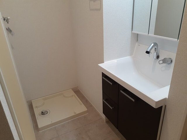 物件内観写真12　(スペースが確保できる洗面所です)