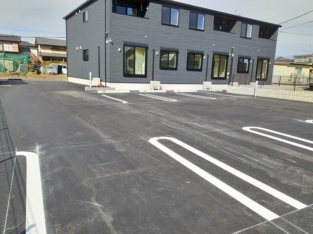 物件外観写真2　(駐車場があります)