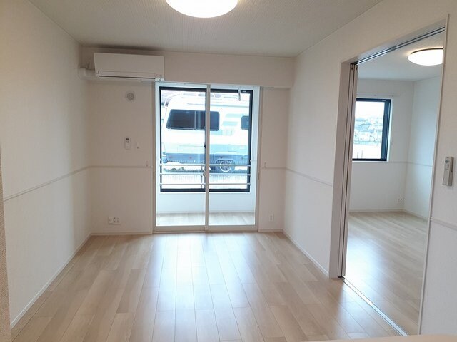 物件内観写真9　(おしゃれなリビングです)