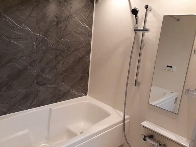 物件内観写真11　(お風呂で日々の疲れを落としましょう)
