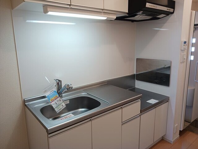 物件内観写真10　(コンパクトなキッチンで掃除もラクラク)
