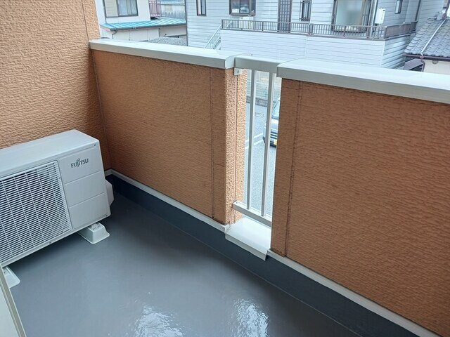 物件内観写真19　(外からの目が気にならないバルコニーで洗濯物が干せます)