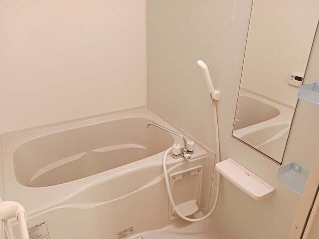 物件内観写真11　(落ち着いた空間のお風呂です)