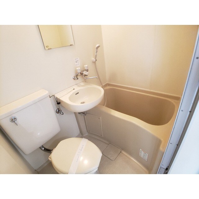 物件内観写真11　(忙しい朝には欠かせない洗面所です)